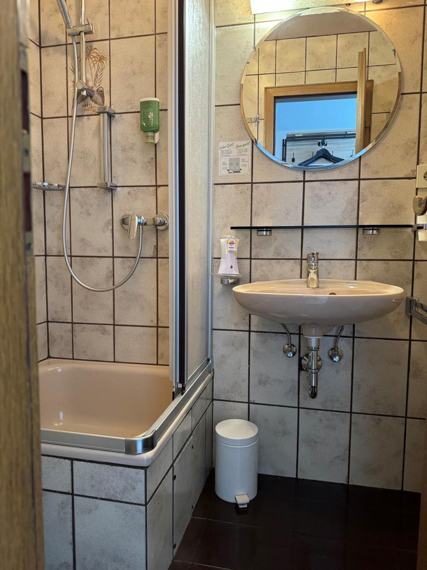 Hotel Zur Muehle Iserlohn Zimmer foto