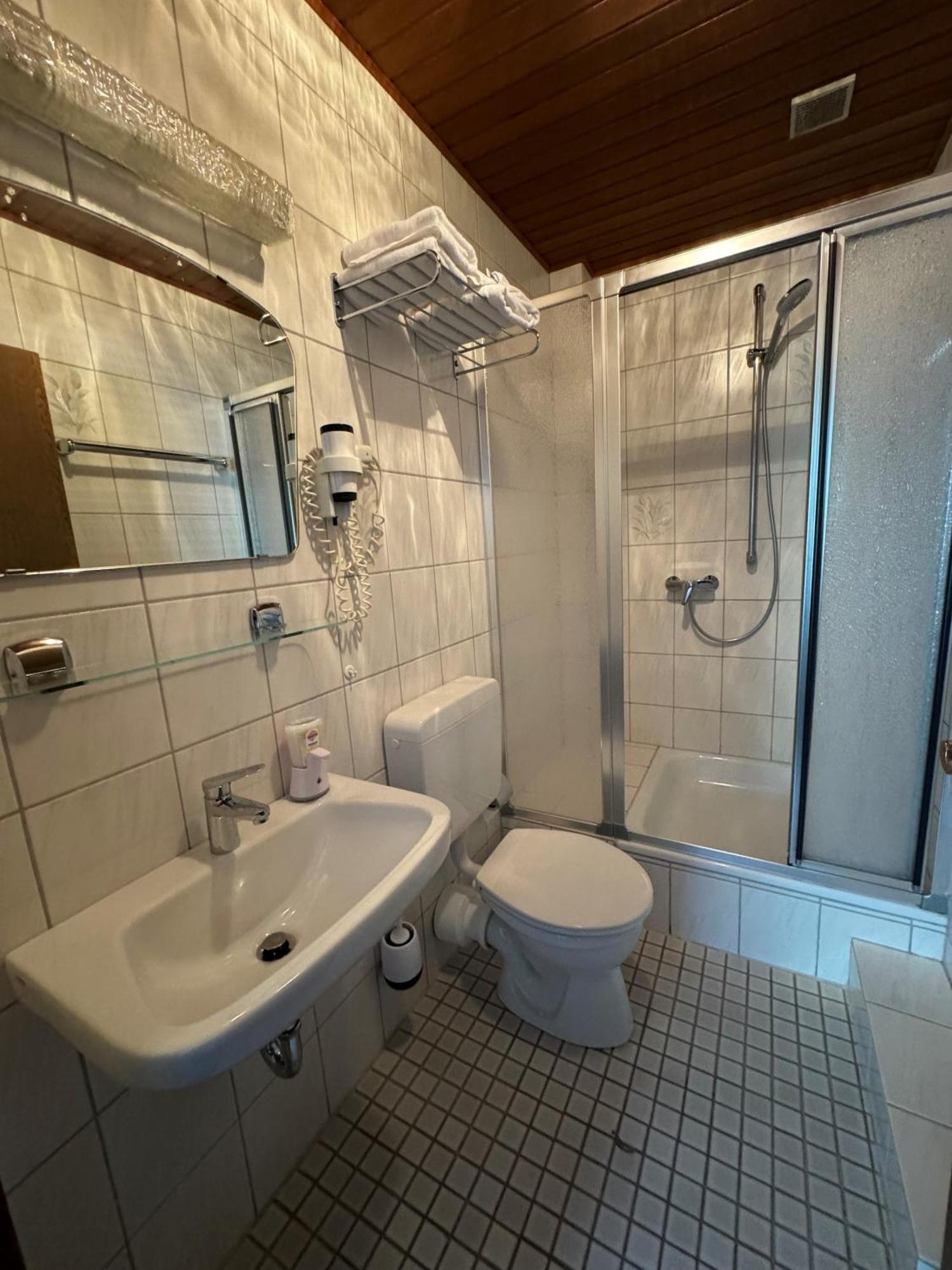 Hotel Zur Muehle Iserlohn Zimmer foto
